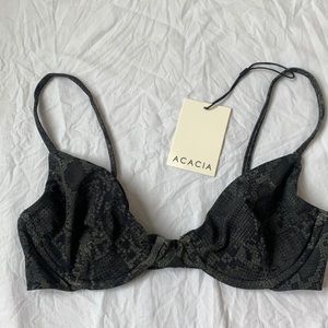 Acacia Sage Python Manhattan top